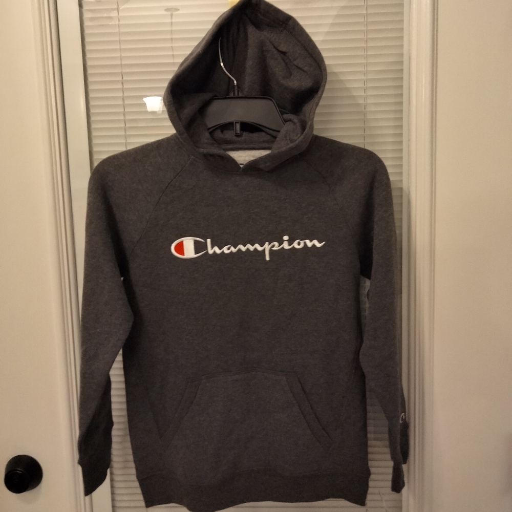 Champion pullover hoodie. Boy M